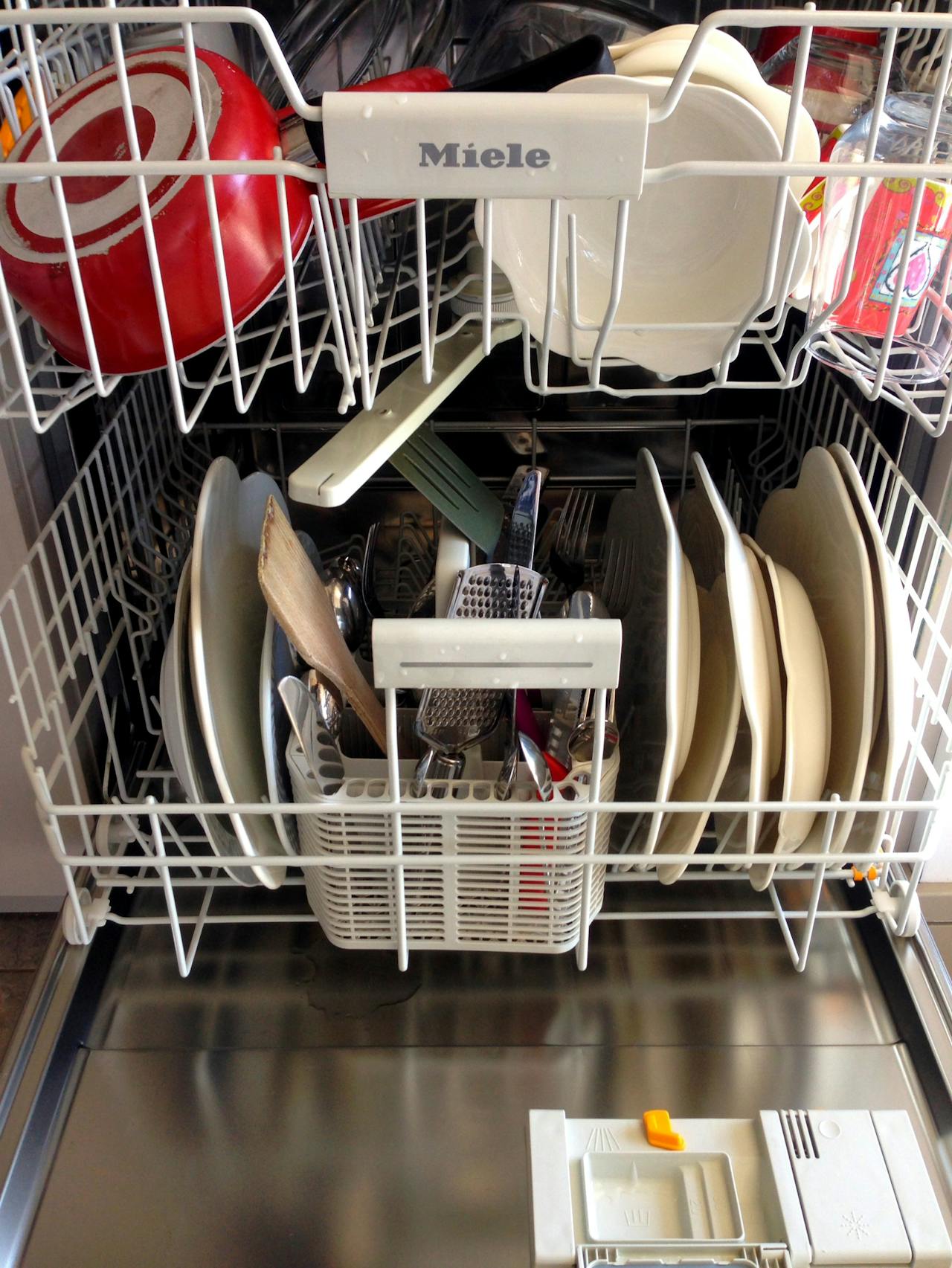 Hard Water in Encino and What It Does to Your Dishwasher